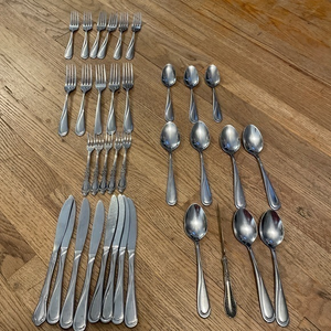 Silverware 35‎ pieces of silverware
